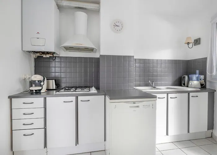 Emplacement Ideal En Front De Apartment