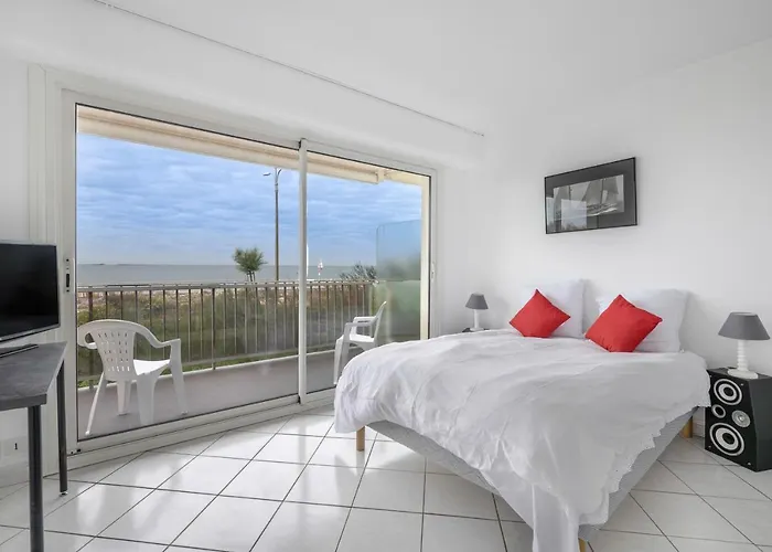 Emplacement Ideal En Front De Apartment *