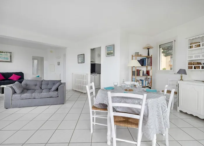 Apartment Emplacement Ideal En Front De