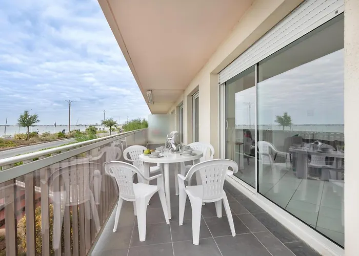 Apartment Emplacement Ideal En Front De