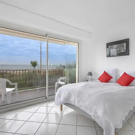 Front De Mer, Bel Appartement Pour 4 Avec Terrasse Apartment *