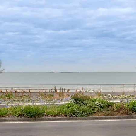 Front De Mer, Bel Appartement Pour 4 Avec Terrasse Apartment *