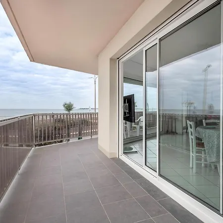 Front De Mer, Bel Appartement Pour 4 Avec Terrasse Apartment *